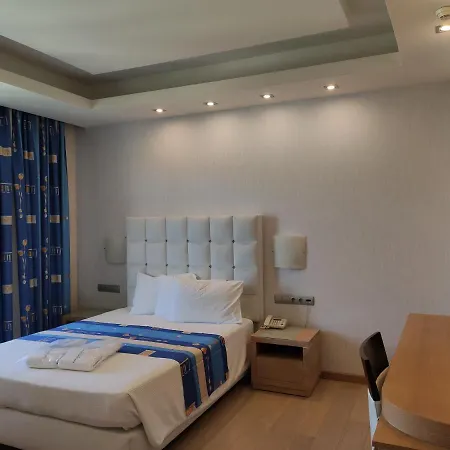 Konstantinos Palace Hotell 5*