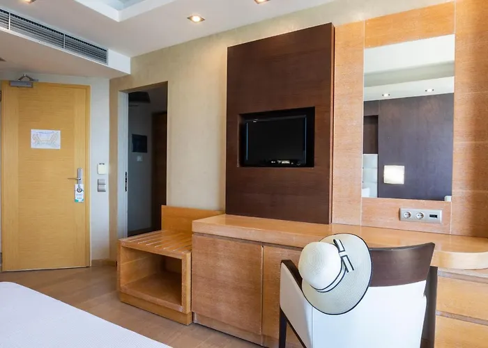 Konstantinos Palace Otel Kerpe