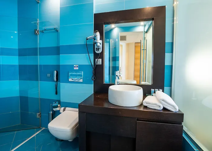 Konstantinos Palace Otel Kerpe