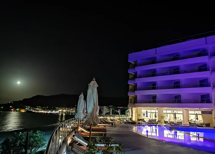 Szálloda Konstantinos Palace 5*